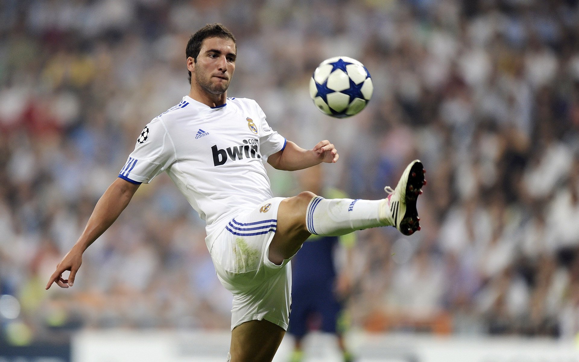 开云体育在线-阿圭罗！孤胆蓝白的华沙奇迹